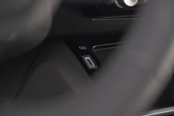Peugeot 208 1.2 Hybrid 110 e-DCS6 Style | Parkeersensoren | Apple Carplay | Cruise Control | Navigatie