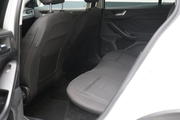 Ford FOCUS Wagon 1.0 EcoBoost 125pk Hybrid Active Business | Trekhaak | Carplay | B&O Sound | Camera | Zwart dak
