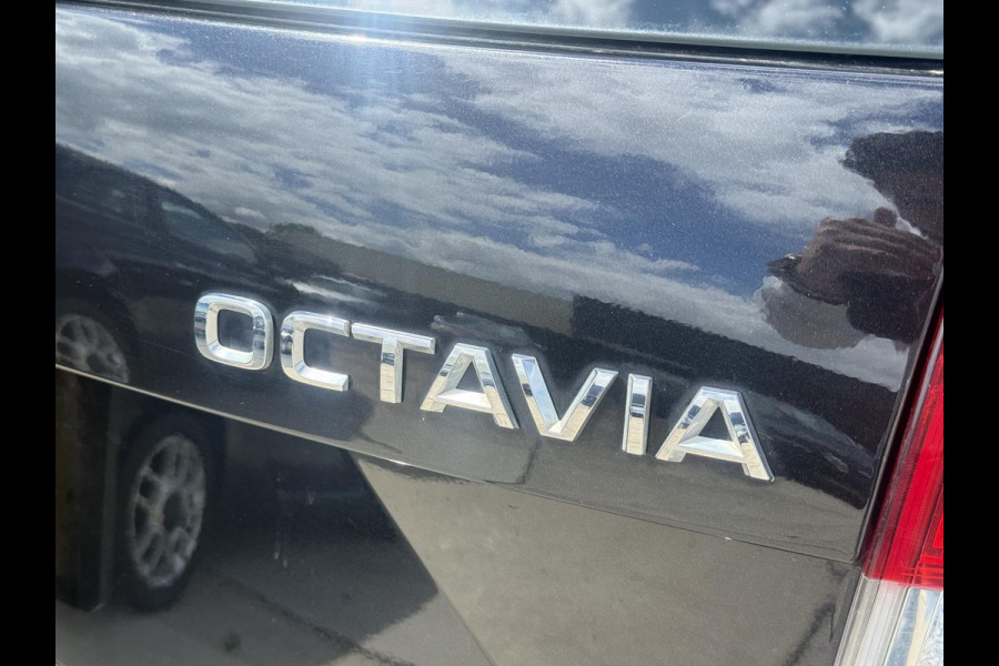 Škoda Octavia Combi 1.2 TSI Greentech Ambition Businessline 1e Eigenaar|Airco|Trekhaak|Elek ramen|Isofix|APK tot 04-2027