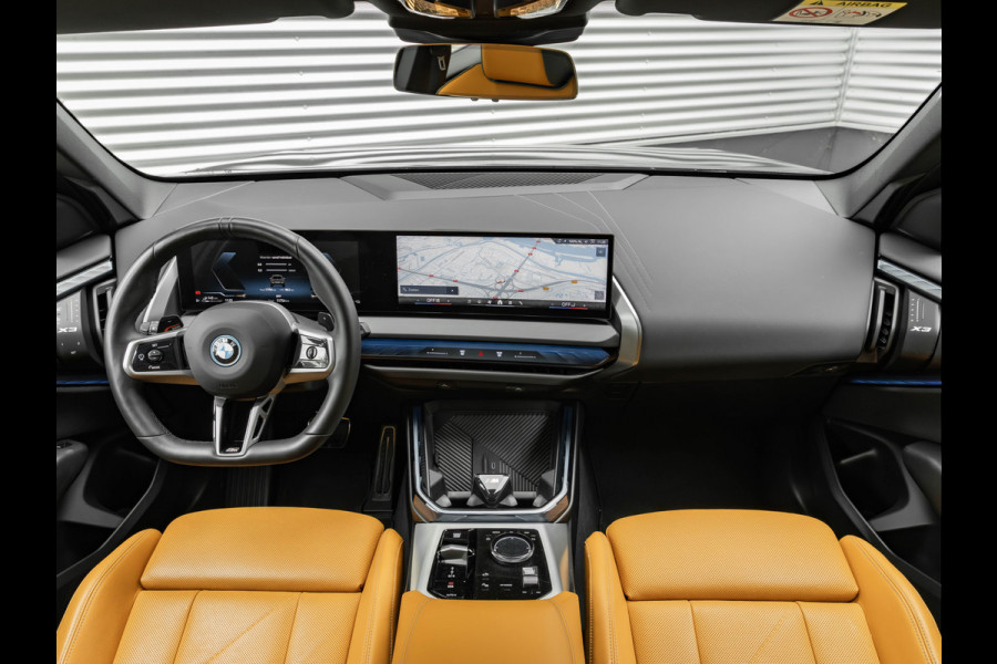 BMW X3 30e xDrive M-Sport - Individual Leder - Trekhaak - Stuurwiel Verwarmd