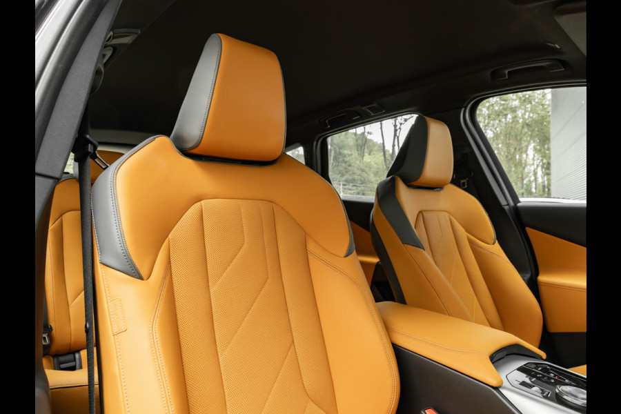 BMW X3 30e xDrive M-Sport - Individual Leder - Trekhaak - Stuurwiel Verwarmd