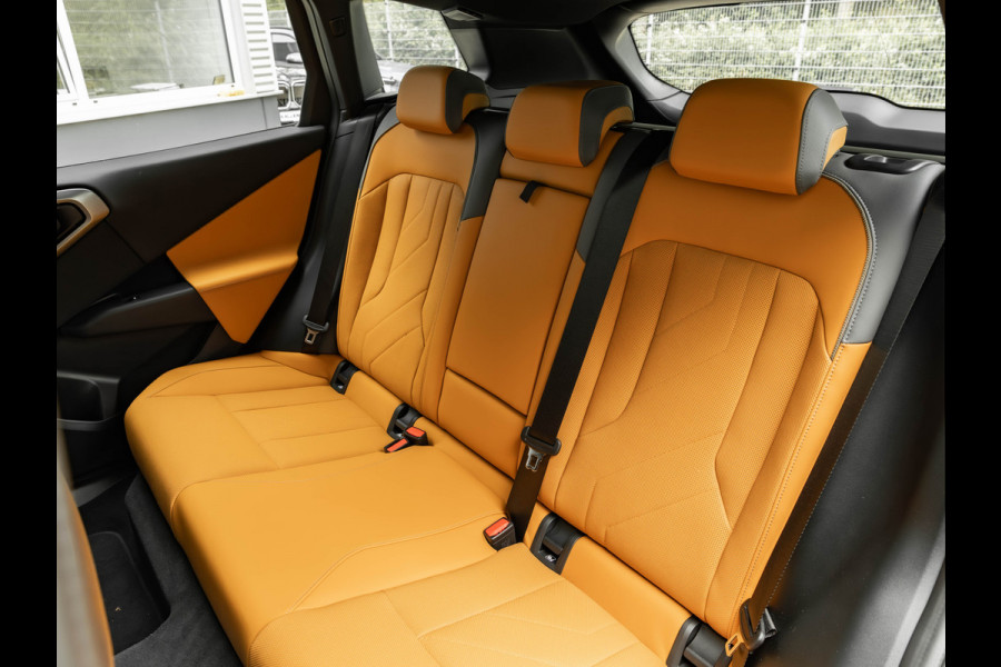 BMW X3 30e xDrive M-Sport - Individual Leder - Trekhaak - Stuurwiel Verwarmd