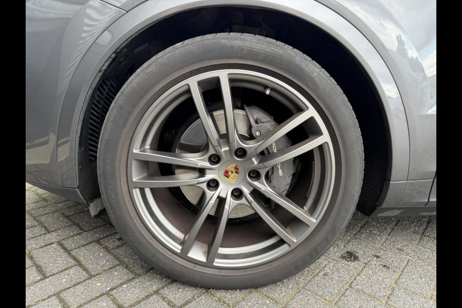 Porsche Cayenne 3.0 E-Hybrid Sport Chrono | 360* Camera | Luchtvering | Bose | Stoelventilatie/Verwarming | Elektrische Achterklep |
