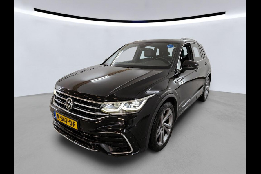 Volkswagen Tiguan 1.5 TSI 150pk DSG R-Line Business+ | Panoramadak | Trekhaak | Stoelverwarming | Keyless