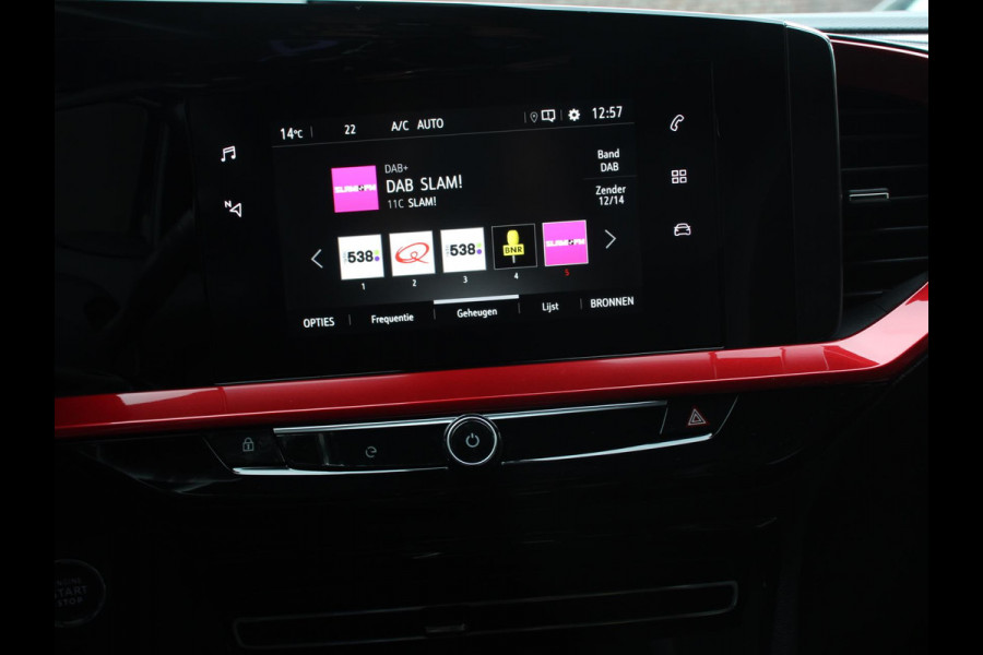 Opel Mokka-e Ultimate 50-kWh Navigatie Apple Carplay/Android Auto Adaptieve Cruise Control Parkeersensoren Camera Stoel-en stuurwielverwarming Virtual Cockpit Full LED