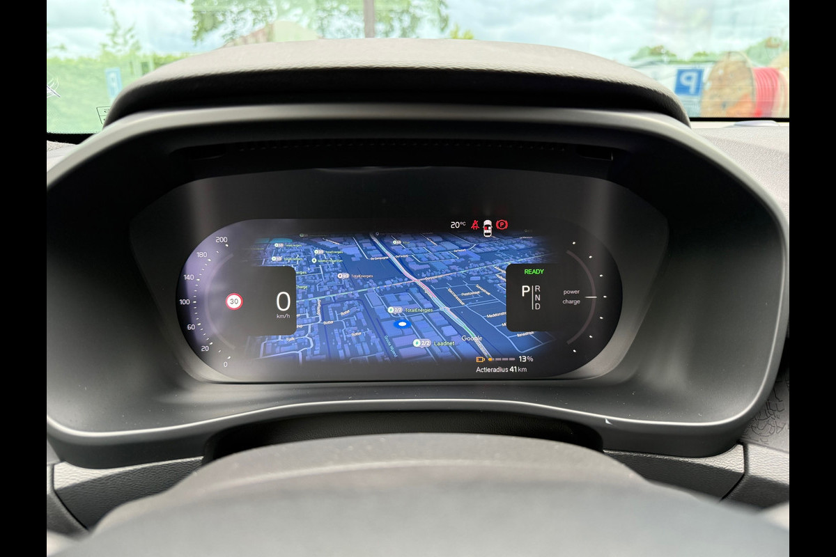 Volvo XC40 Recharge Core 70 kWh - Automaat - Navi - Camera - Parkeerhulp