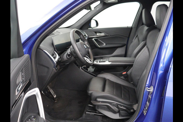 BMW X1 xDrive23i M Sport | Head-Up | Adaptieve Cruise | Trekhaak | Leder | 360 camera | Stoelverwarming | Keyless | Adaptief LED | Carplay | Sportstoelen | Live Cockpit Professional
