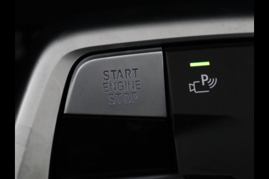 BMW X1 xDrive23i M Sport | Head-Up | Adaptieve Cruise | Trekhaak | Leder | 360 camera | Stoelverwarming | Keyless | Adaptief LED | Carplay | Sportstoelen | Live Cockpit Professional