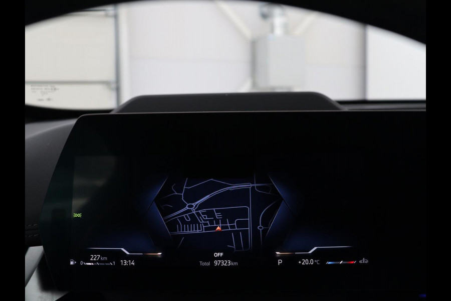 BMW X1 xDrive23i M Sport | Head-Up | Adaptieve Cruise | Trekhaak | Leder | 360 camera | Stoelverwarming | Keyless | Adaptief LED | Carplay | Sportstoelen | Live Cockpit Professional