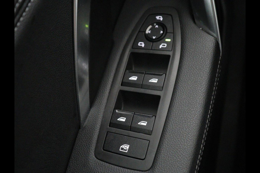 BMW X1 xDrive23i M Sport | Head-Up | Adaptieve Cruise | Trekhaak | Leder | 360 camera | Stoelverwarming | Keyless | Adaptief LED | Carplay | Sportstoelen | Live Cockpit Professional