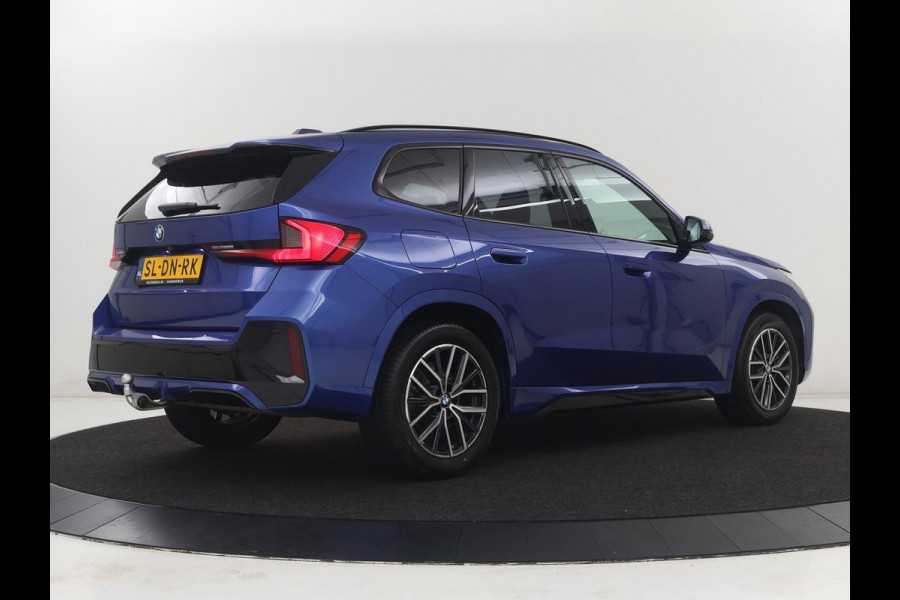 BMW X1 xDrive23i M Sport | Head-Up | Adaptieve Cruise | Trekhaak | Leder | 360 camera | Stoelverwarming | Keyless | Adaptief LED | Carplay | Sportstoelen | Live Cockpit Professional