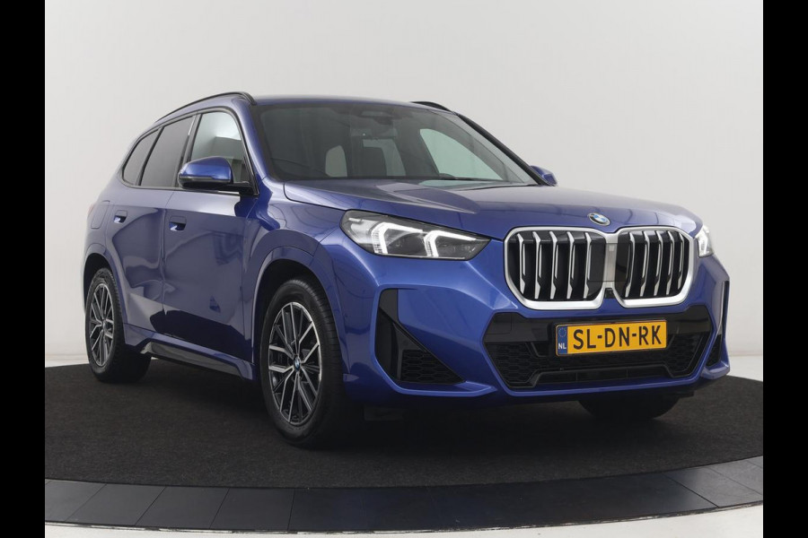 BMW X1 xDrive23i M Sport | Head-Up | Adaptieve Cruise | Trekhaak | Leder | 360 camera | Stoelverwarming | Keyless | Adaptief LED | Carplay | Sportstoelen | Live Cockpit Professional