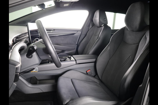 Volkswagen ID.7 Limited Edition Plus 77 kWh accu 210 kW / 286 PK V / Trekhaak / 360 graden camera / Black style