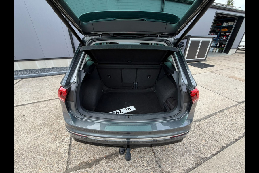Volkswagen Tiguan 1.4 TSI ACT Highline LED / LEER/ PANO / TREKHAAK volle auto