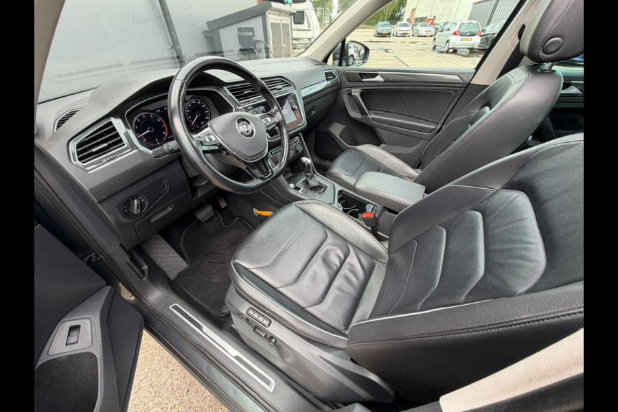 Volkswagen Tiguan 1.4 TSI ACT Highline LED / LEER/ PANO / TREKHAAK volle auto