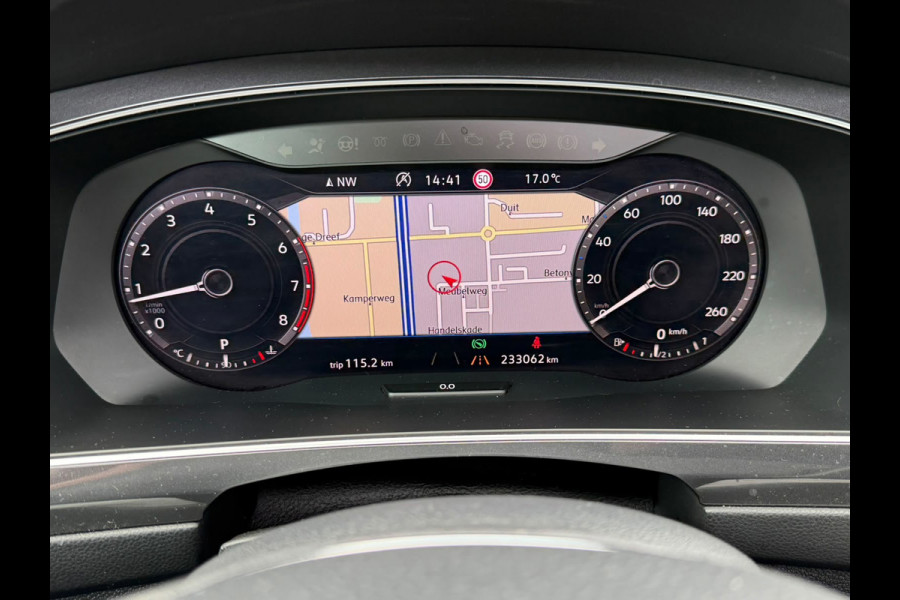 Volkswagen Tiguan 1.4 TSI ACT Highline LED / LEER/ PANO / TREKHAAK volle auto