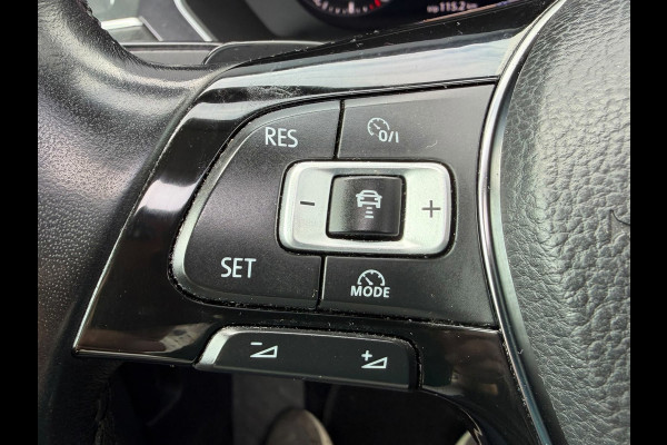Volkswagen Tiguan 1.4 TSI ACT Highline LED / LEER/ PANO / TREKHAAK volle auto