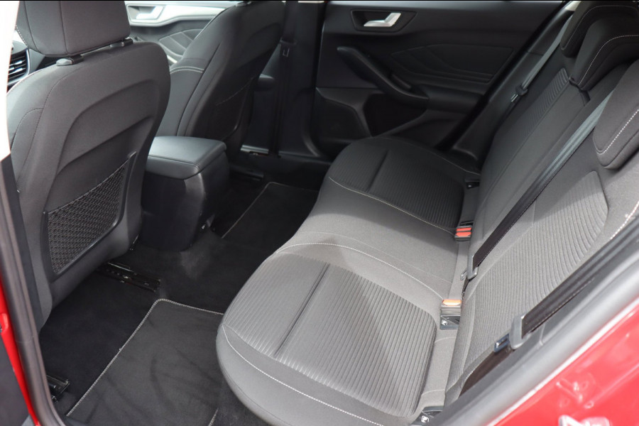 Ford Focus 1.0 EcoBoost Hybrid Titanium X Business org.NL camera winterpack ACC Carplay