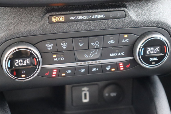 Ford Focus 1.0 EcoBoost Hybrid Titanium X Business org.NL camera winterpack ACC Carplay