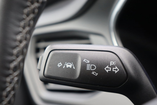 Ford Focus 1.0 EcoBoost Hybrid Titanium X Business org.NL camera winterpack ACC Carplay