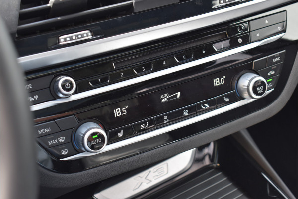 BMW X3 xDrive20i M-Pakket 184 Pk Pano HUD Leder Full Led Sfeer 20 Inch