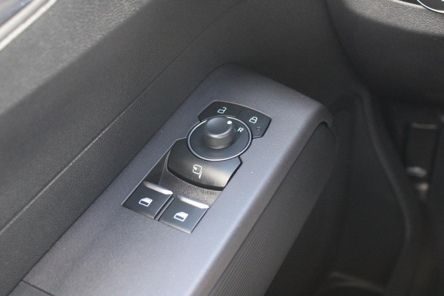 Ford E-Transit Courier Limited 44 kWh | Navigatie | Licht Metalen Velgen | Adaptive Cruise Control | Camera |