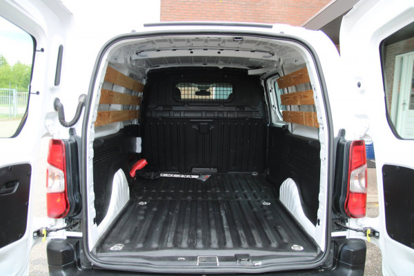 Opel Combo 1.5D L2H1 Edition / Trekhaak / Glas rondom / App connect Navi / Multi stuur