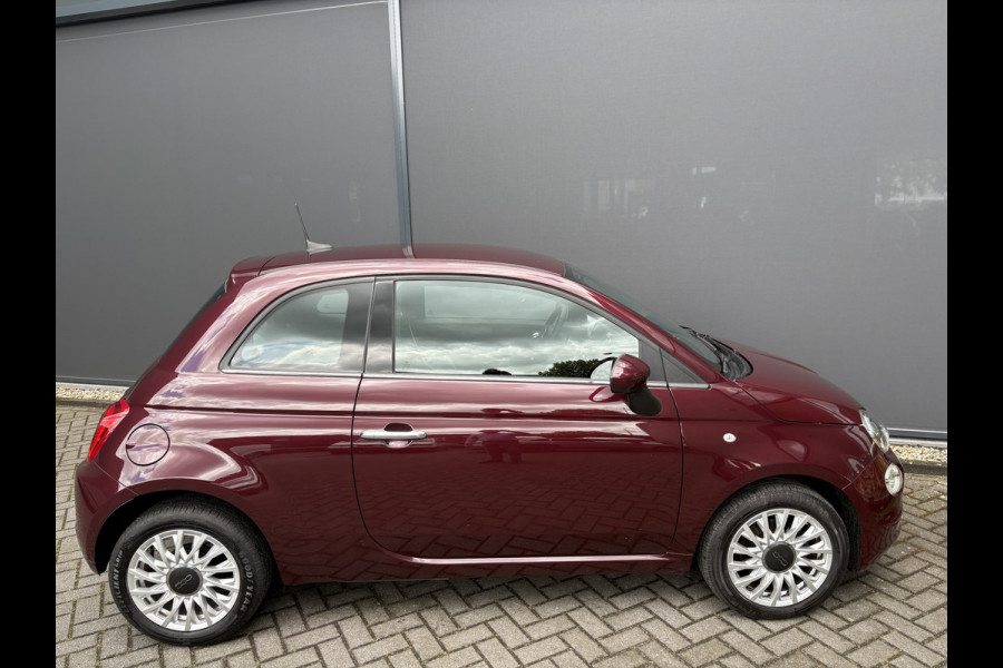 Fiat 500C 1.2 lounge Airco - Apple carplay - Navigatie - Parkeersensoren achter - Licht metalen velgen 15 inch - Cruise control - Bluetooth - Radio - Start/stop systeem - Elektrische ramen