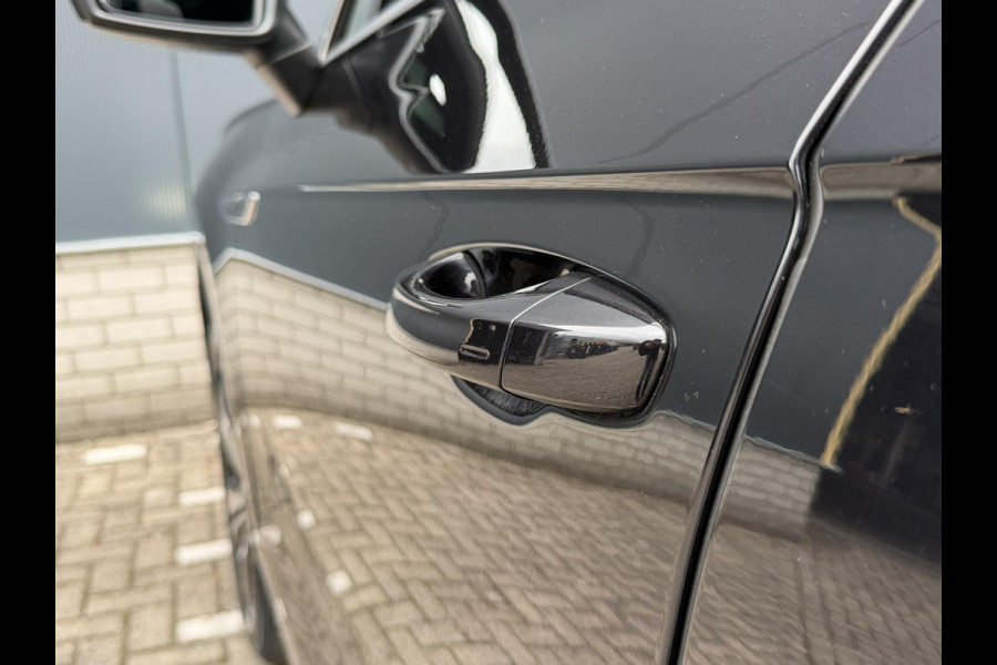 Volkswagen Touareg 3.0 TSi eHybrid 4MOTION 20"/Panoramadak/Trekhaak/Luchtvering/Leder/Stuur + voorruit + stoelverwarming v+a/Dodehoek/Adaptieve cruise