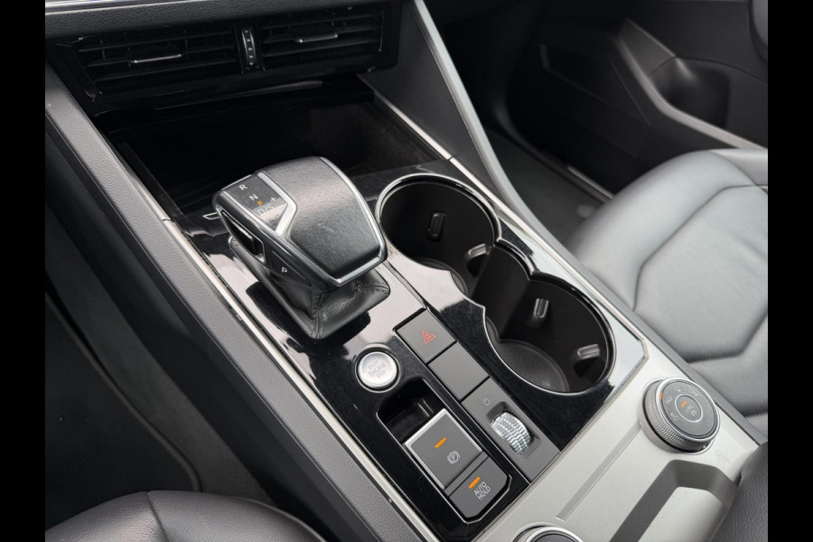 Volkswagen Touareg 3.0 TSi eHybrid 4MOTION 20"/Panoramadak/Trekhaak/Luchtvering/Leder/Stuur + voorruit + stoelverwarming v+a/Dodehoek/Adaptieve cruise