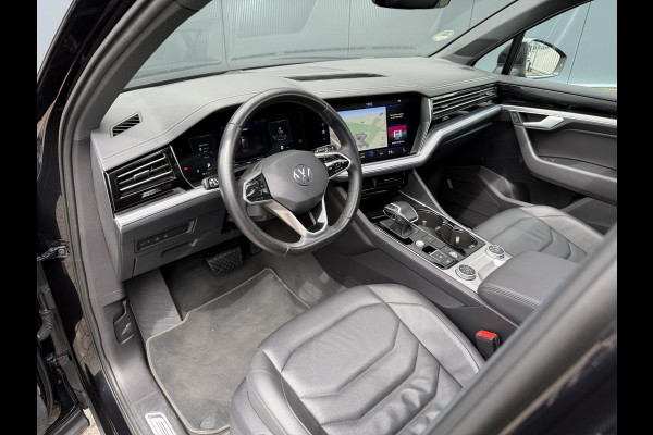 Volkswagen Touareg 3.0 TSi eHybrid 4MOTION 20"/Panoramadak/Trekhaak/Luchtvering/Leder/Stuur + voorruit + stoelverwarming v+a/Dodehoek/Adaptieve cruise