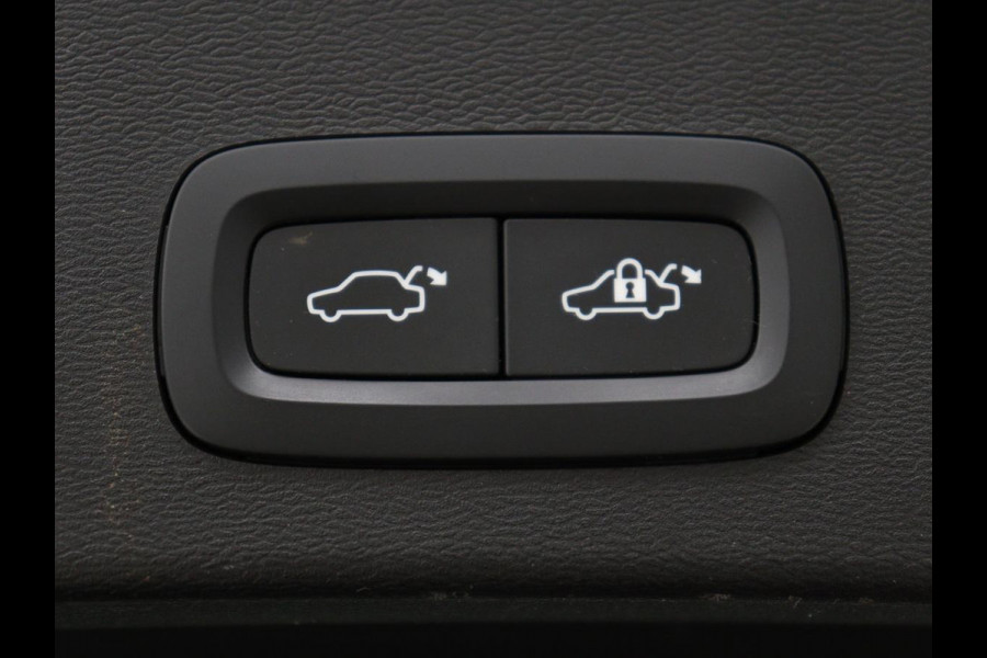 Volvo XC40 1.5 T5 Recharge R-Design | SOH 89,1% | Panoramadak | Trekhaak | Stoelverwarming | 360 Camera | Harman/Kardon | Adaptive cruise | Leder/Alcantara | Navigatie | Carplay | Memory | PHEV | Plug In