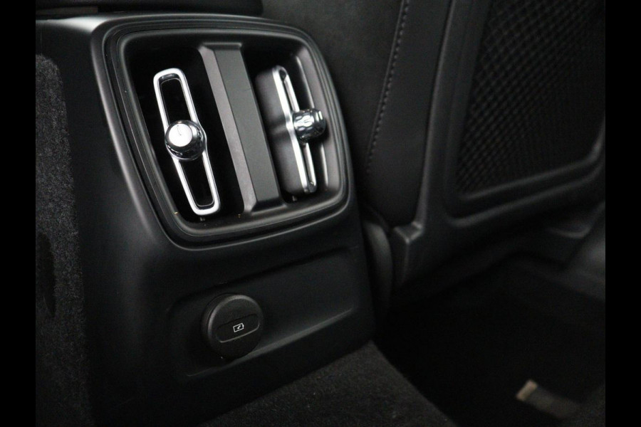 Volvo XC40 1.5 T5 Recharge R-Design | SOH 89,1% | Panoramadak | Trekhaak | Stoelverwarming | 360 Camera | Harman/Kardon | Adaptive cruise | Leder/Alcantara | Navigatie | Carplay | Memory | PHEV | Plug In