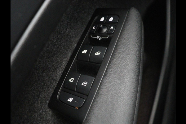 Volvo XC40 1.5 T5 Recharge R-Design | SOH 89,1% | Panoramadak | Trekhaak | Stoelverwarming | 360 Camera | Harman/Kardon | Adaptive cruise | Leder/Alcantara | Navigatie | Carplay | Memory | PHEV | Plug In