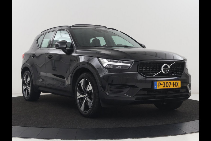 Volvo XC40 1.5 T5 Recharge R-Design | SOH 89,1% | Panoramadak | Trekhaak | Stoelverwarming | 360 Camera | Harman/Kardon | Adaptive cruise | Leder/Alcantara | Navigatie | Carplay | Memory | PHEV | Plug In