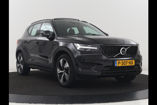 Volvo XC40 1.5 T5 Recharge R-Design | SOH 89,1% | Panoramadak | Trekhaak | Stoelverwarming | 360 Camera | Harman/Kardon | Adaptive cruise | Leder/Alcantara | Navigatie | Carplay | Memory | PHEV | Plug In