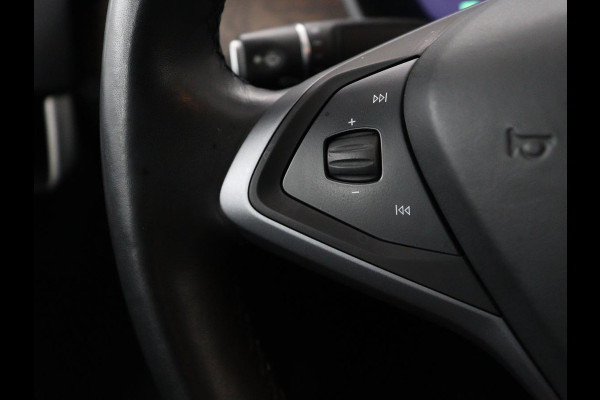 Tesla Model S 75D Base | SOH 89.9 | Panoramadak | Stuurverwarming | Leder | Autopilot | Stoelverwarming | Camera | Keyless | Full LED | Parkeerhulp | Achterbankverwarming | Origineel NL