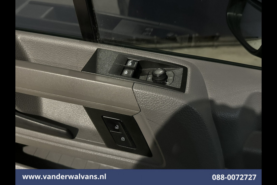 Volkswagen Crafter 2.0 TDI 141pk L3H3 L2H2 Euro6 Airco | Camera | Apple Carplay | Cruisecontrol | Chauffeursstoel Android Auto, Parkeersensoren, Bijrijdersbank