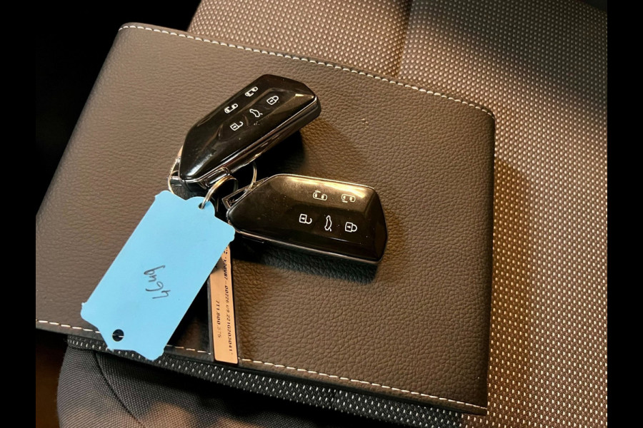 Volkswagen Multivan 1.4 eHybrid Energetic LANG 6P SOH-TEST/PANO/NAVI/V-COCKPIT/SFEERVERL/DAB/CARPLAY/TREKHAAK///