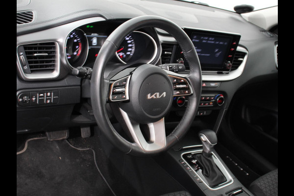 Kia Ceed Sportswagon 1.5 T-GDi 160pk Automaat DynamicLine Climate control Adaptieve cruise control Stuurverwarming Stoelverwarming Navigatie Apple Carplay/ Android Auto Lichtmetalen velgen Achteruitrijcamera