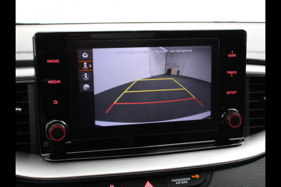 Kia Ceed Sportswagon 1.5 T-GDi 160pk Automaat DynamicLine Climate control Adaptieve cruise control Stuurverwarming Stoelverwarming Navigatie Apple Carplay/ Android Auto Lichtmetalen velgen Achteruitrijcamera
