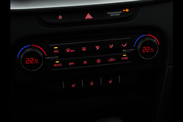 Kia Ceed Sportswagon 1.5 T-GDi 160pk Automaat DynamicLine Climate control Adaptieve cruise control Stuurverwarming Stoelverwarming Navigatie Apple Carplay/ Android Auto Lichtmetalen velgen Achteruitrijcamera