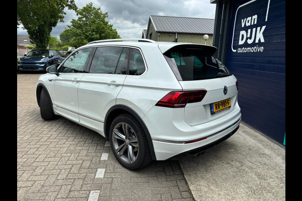 Volkswagen Tiguan 1.4 TSI ACT Highline Panoramadak Trekhaak R-line DSG 19 inch LMV all Season banden Chrome sierdelen