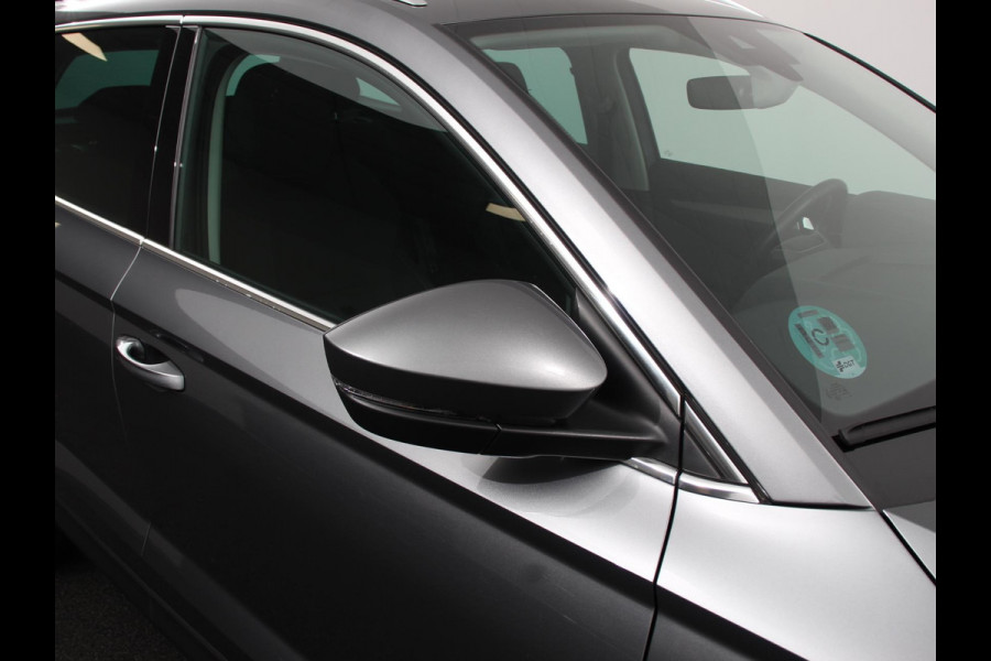 Škoda Karoq 1.5 TSI 150pk DSG ACT Selection Navigatie Apple Carplay/Android Auto Camera Parkeer sensoren Adaptieve Cruise Control Lichtmetalen Velgen Digitale Cockpit