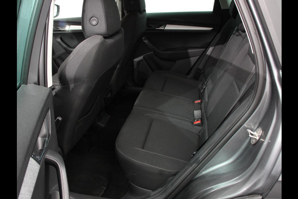 Škoda Karoq 1.5 TSI 150pk DSG ACT Selection Navigatie Apple Carplay/Android Auto Camera Parkeer sensoren Adaptieve Cruise Control Lichtmetalen Velgen Digitale Cockpit
