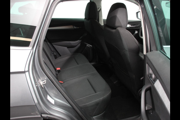 Škoda Karoq 1.5 TSI 150pk DSG ACT Selection Navigatie Apple Carplay/Android Auto Camera Parkeer sensoren Adaptieve Cruise Control Lichtmetalen Velgen Digitale Cockpit