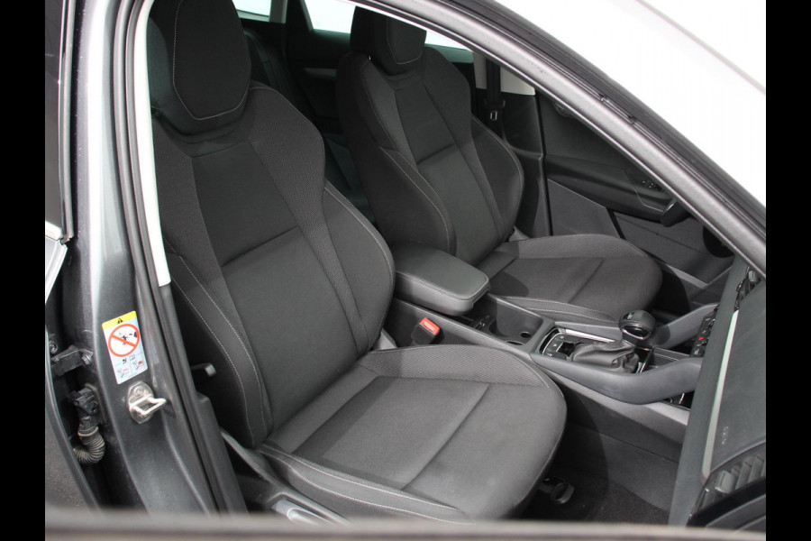 Škoda Karoq 1.5 TSI 150pk DSG ACT Selection Navigatie Apple Carplay/Android Auto Camera Parkeer sensoren Adaptieve Cruise Control Lichtmetalen Velgen Digitale Cockpit