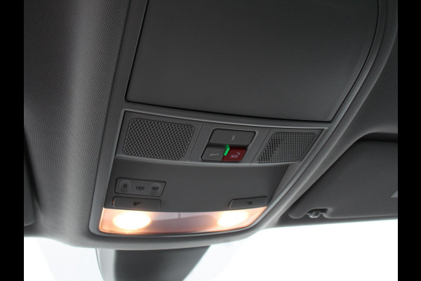 Škoda Karoq 1.5 TSI 150pk DSG ACT Selection Navigatie Apple Carplay/Android Auto Camera Parkeer sensoren Adaptieve Cruise Control Lichtmetalen Velgen Digitale Cockpit