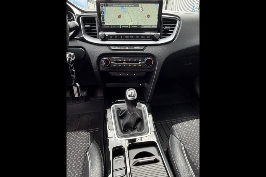 Kia Xceed 1.4 T-GDi DynamicPlusLine - Navigatie I Camera & PDC I LED I Sport pakket 1/2 Leer I 89.000 KM - Dealer onderhouden
