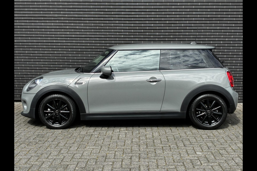 MINI Hatchback Cooper 3 deurs / Airconditioning / Bluetooth / Elektrisch Pakket / DAB / 16 Inch / Chrome Line